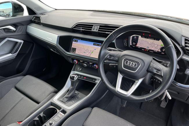 AUDI Q3 Photo 6