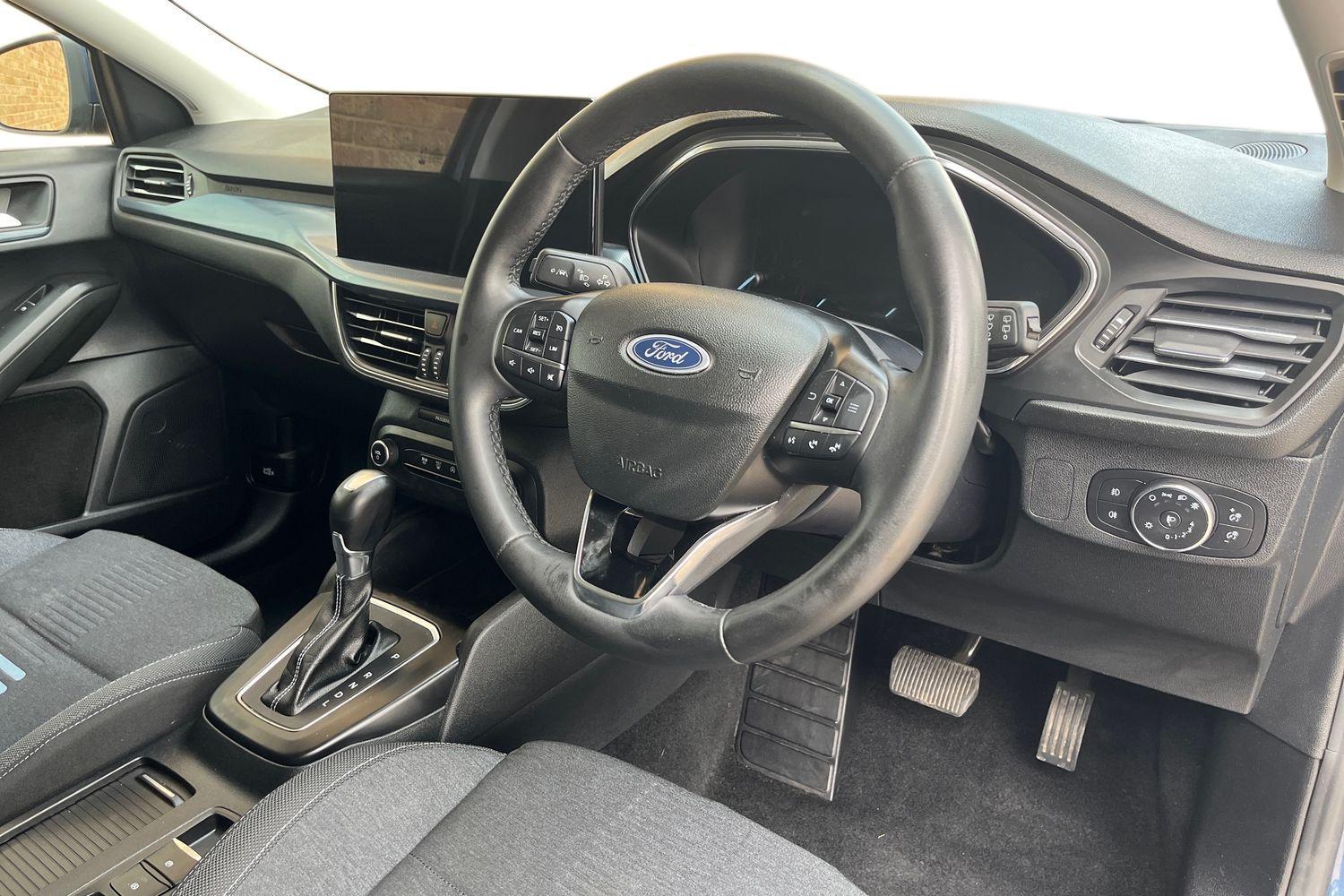 Ford FOCUS Photo 8