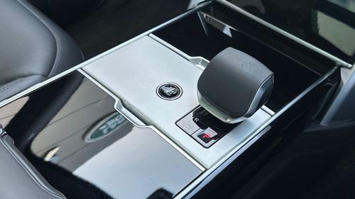 Land Rover Range Rover Photo autoimg-01d8ea0c0e93b58642f51f8413b0a0380b02bbdd.jpg