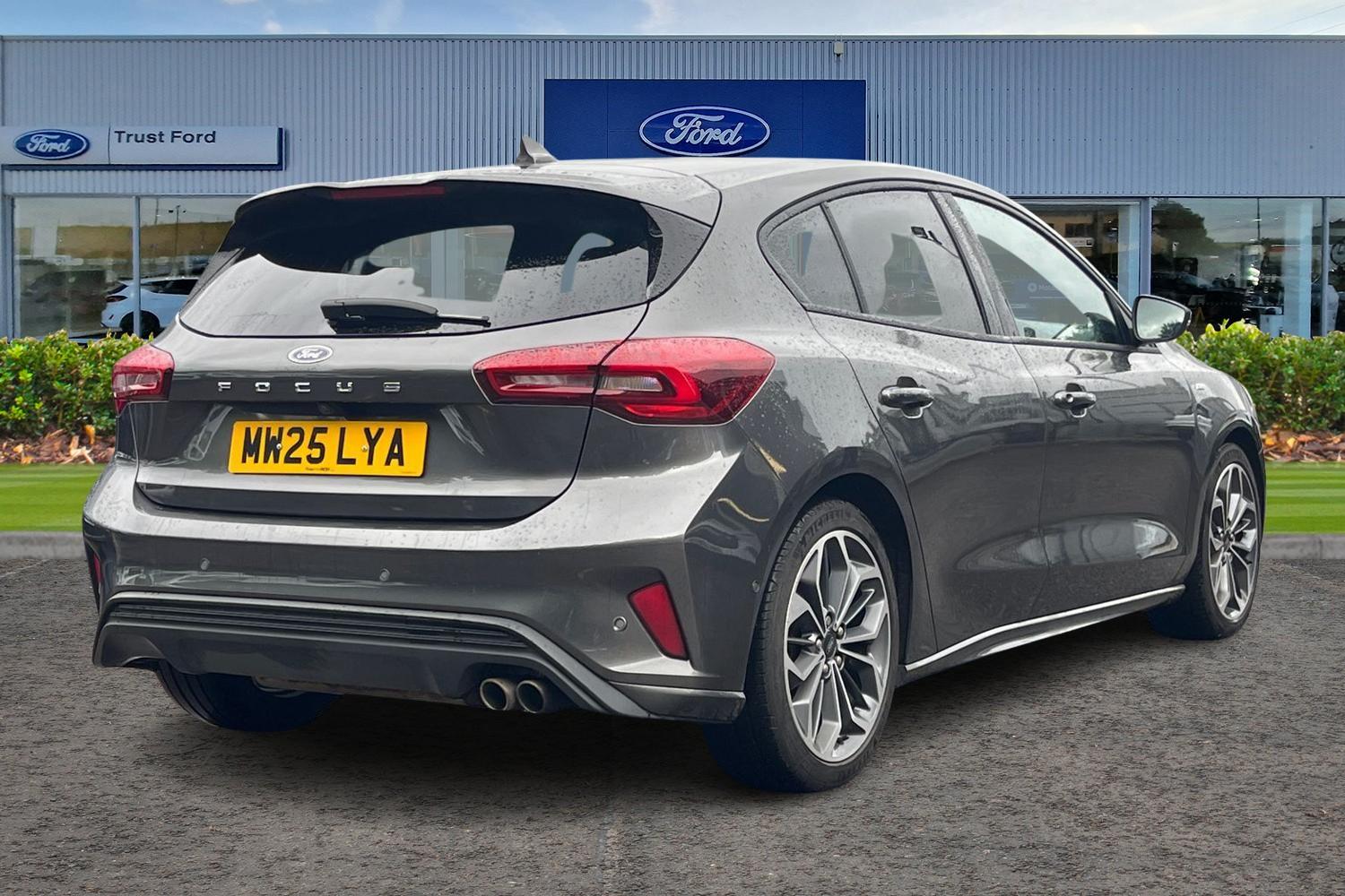 Ford FOCUS Photo 3