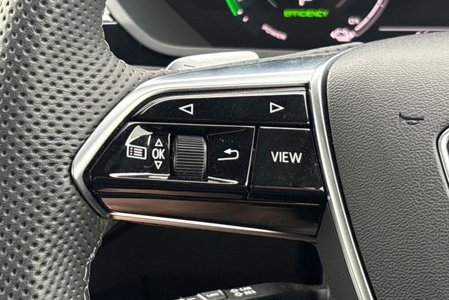 AUDI Q8 E-Tron Photo 16