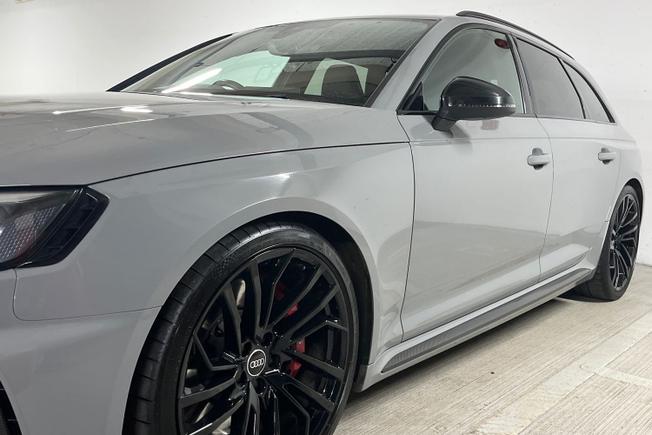 AUDI Rs4 Avant Photo 40