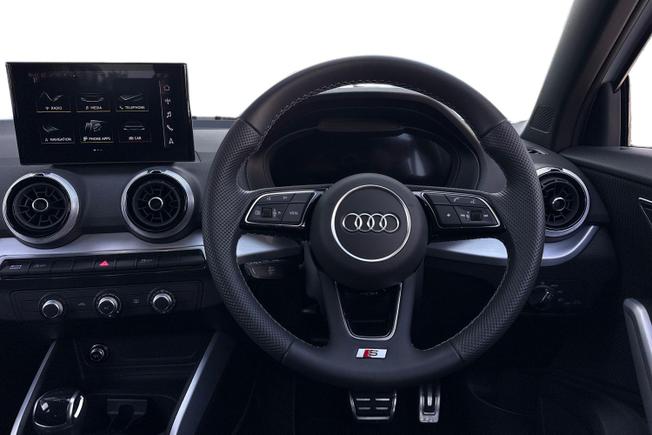 AUDI Q2 Photo 11