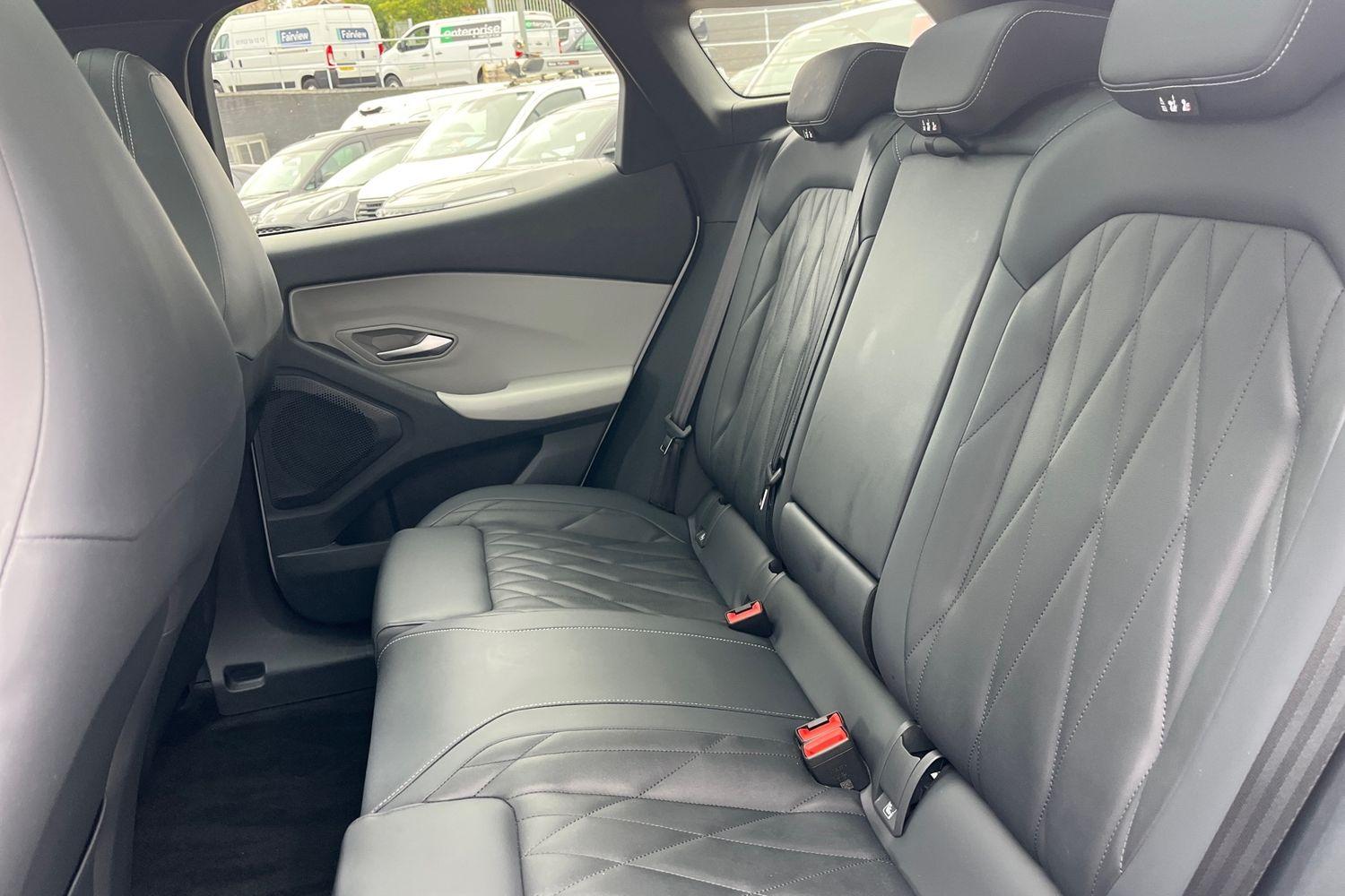 Ford Explorer Photo 19