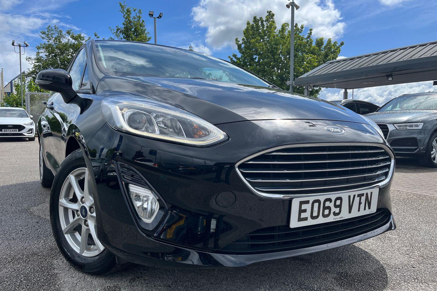 Ford FIESTA Photo 36