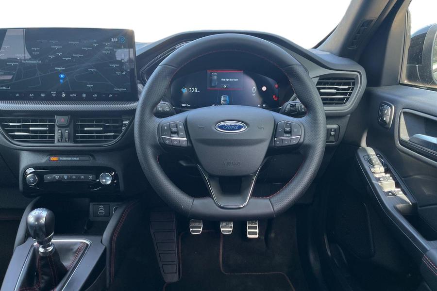 Ford KUGA Photo autoimg-01e7210fc365659f8bf2a7ad63c8a965eb25783f.jpg