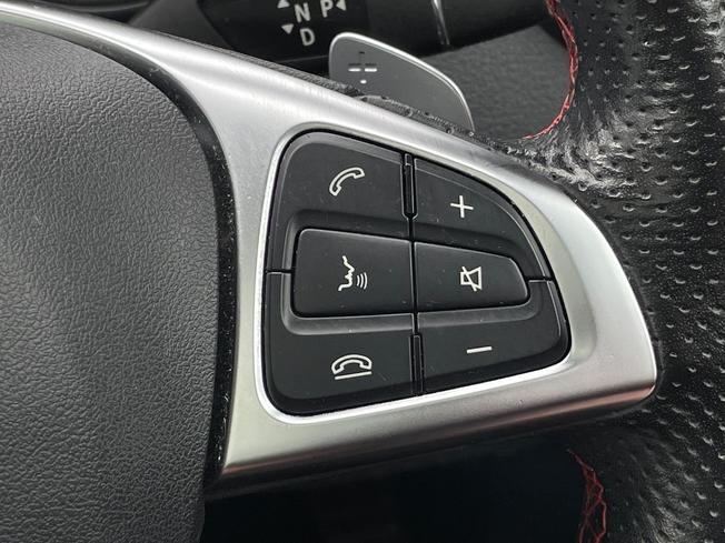 MERCEDES-BENZ GLA Photo 17