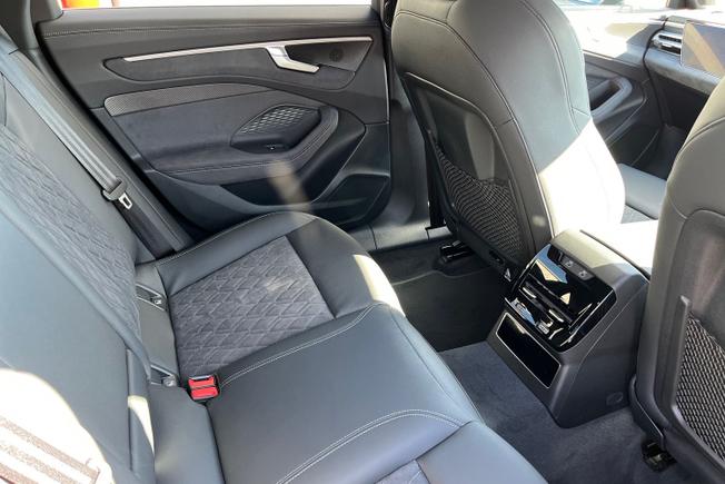 Audi A6 Saloon Photo 34