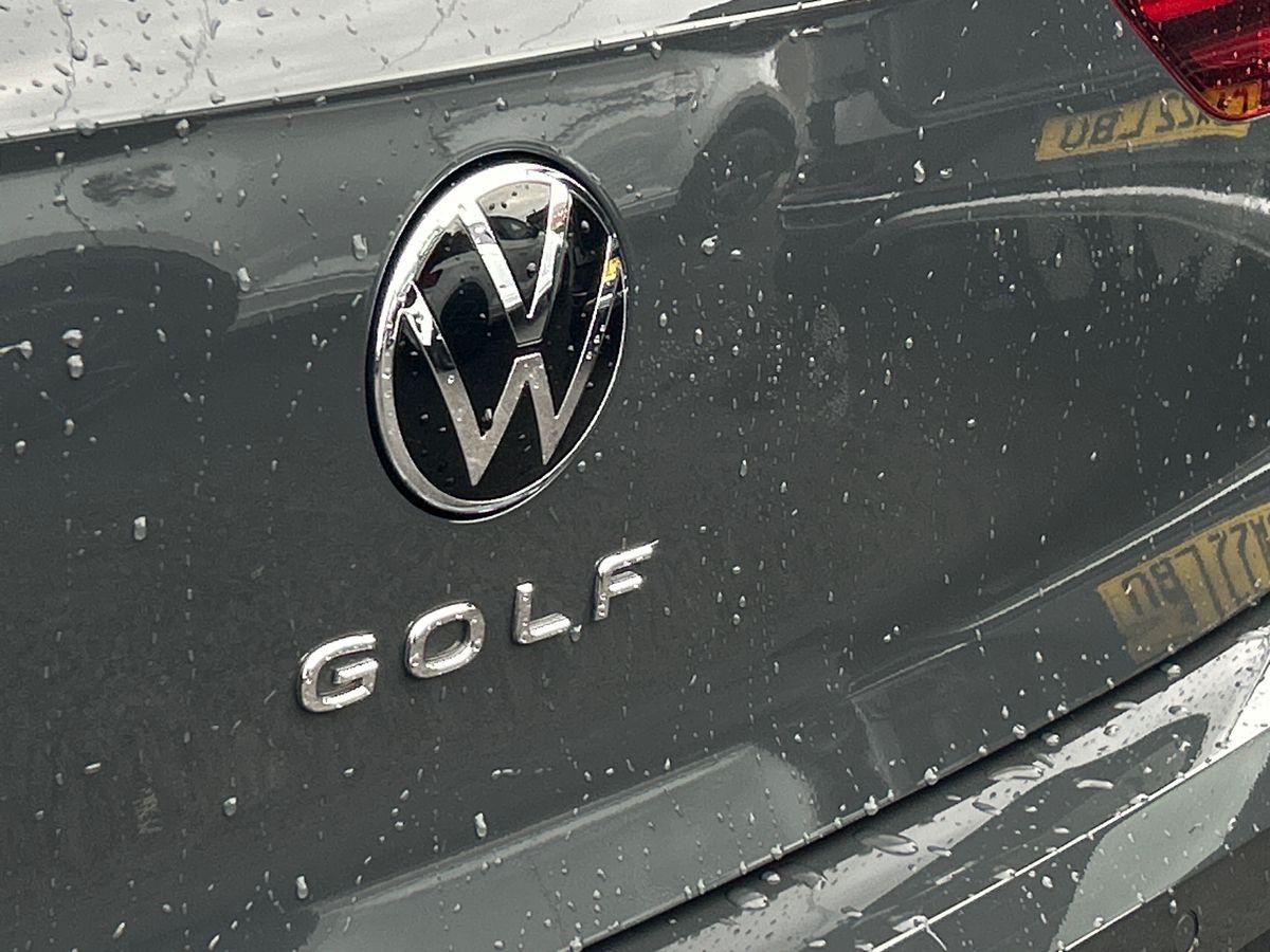 Volkswagen Golf Photo autoimg-01ecef08f9790bd733fa69cb15e6b3ab6c561046.jpg