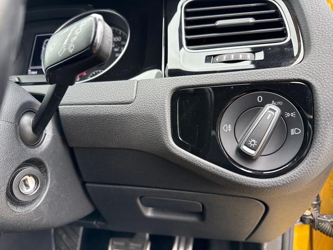 VOLKSWAGEN Golf Photo 27