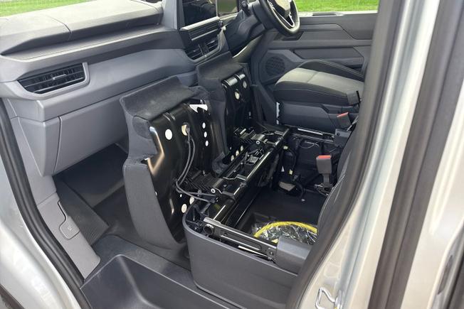 VOLKSWAGEN Transporter Photo 28