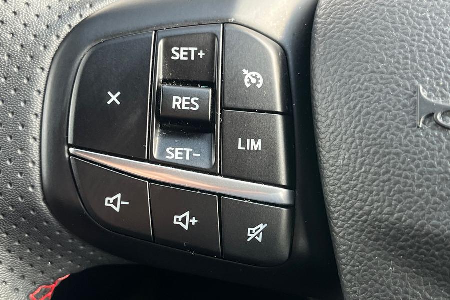 Ford Kuga Photo autoimg-01f5482a51c14562037c5727d7cb1d6af48ca0eb.jpg