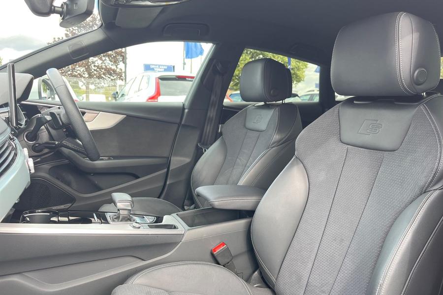 Audi A5 Photo autoimg-01f58a9d43950e9f6667d53dd7ae7ca5e1116d2a.jpg