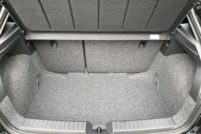 SEAT Ibiza Photo 12