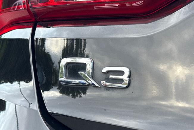 AUDI Q3 Photo 28