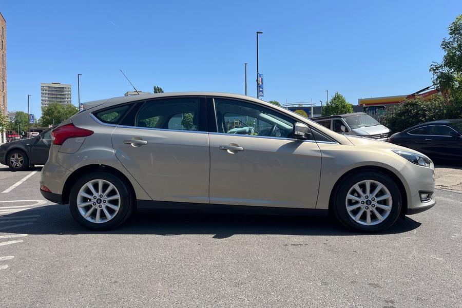 FORD FOCUS Photo autoimg-01fb5a71c5c91c9812346e34f8a1d6aec6bf5c42.jpg