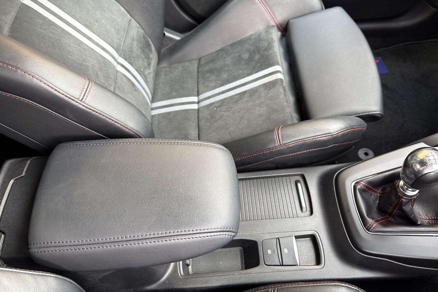 Ford FOCUS Photo 29