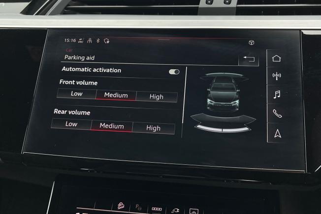 AUDI e-tron Photo 35
