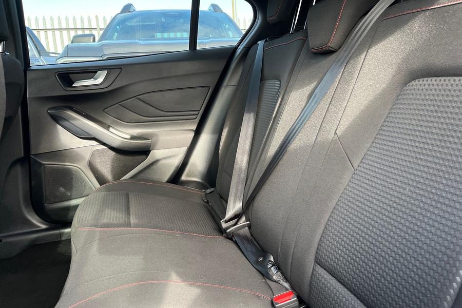 Ford FOCUS Photo autoimg-020677842ac66e7035d84488dc0e0974eb73e59f.jpg