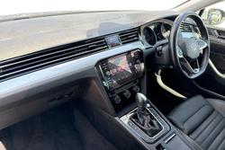VOLKSWAGEN Passat Photo 2