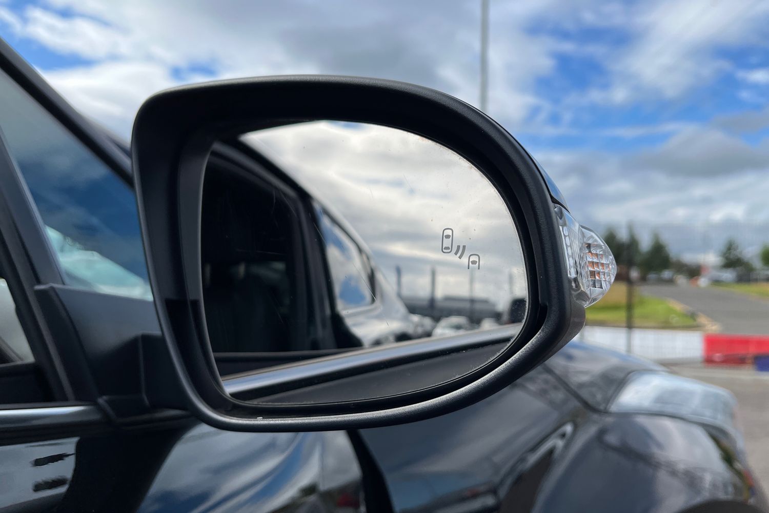 Toyota C-HR Photo 38