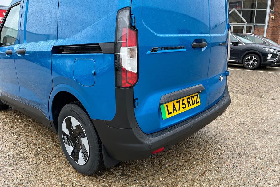 Used Ford E-TRANSIT COURIER LA75RDZ 39