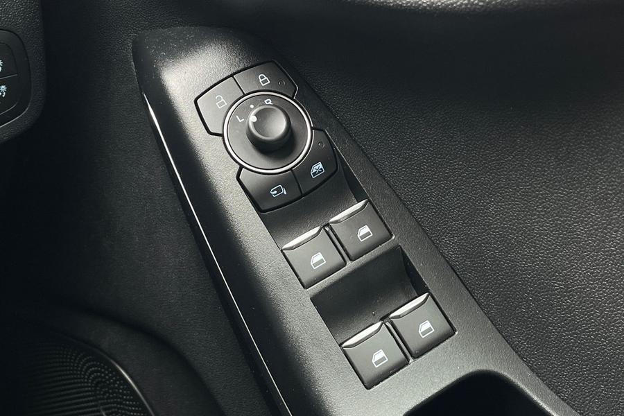 Ford Fiesta Photo autoimg-020d7b0d3406d542fee39a6ed5f13ea3b7d264ac.jpg