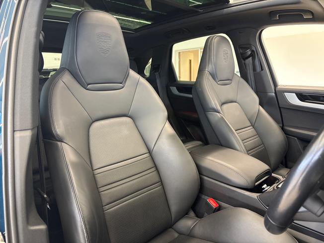 PORSCHE Cayenne Photo 14