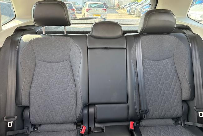 VOLKSWAGEN Tiguan Photo 27