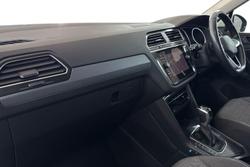VOLKSWAGEN Tiguan Photo 2