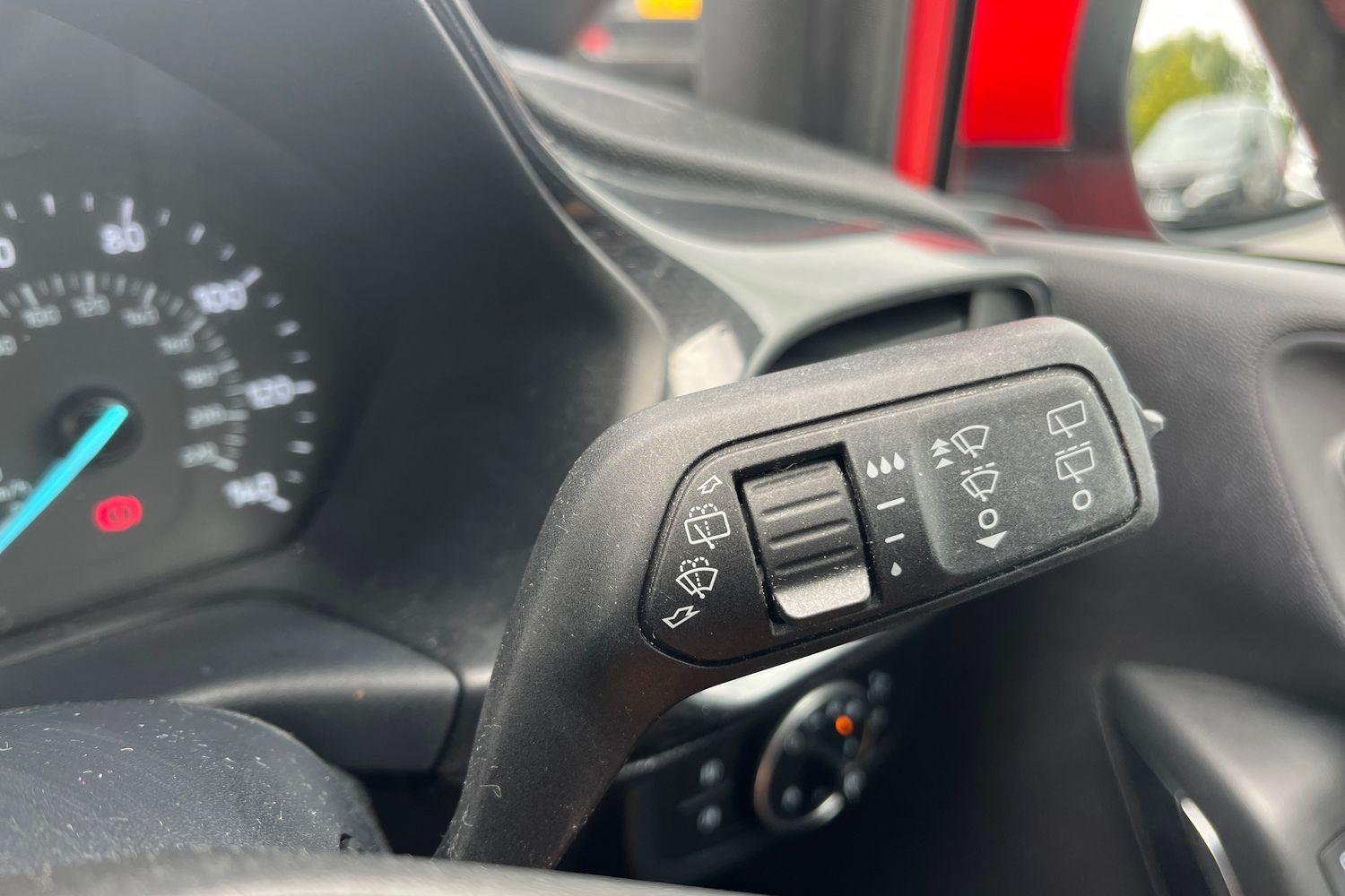 Ford FIESTA Photo 14