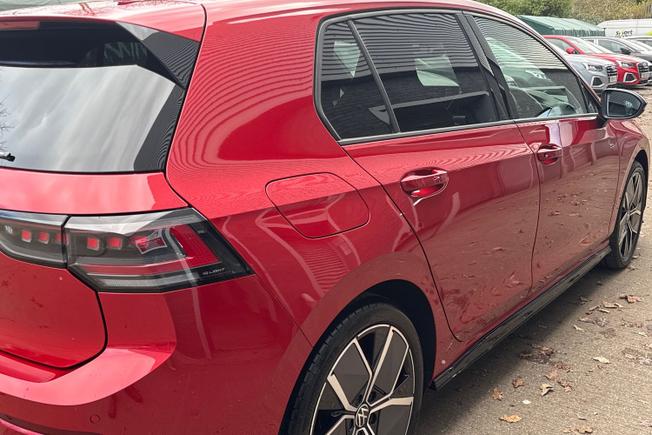 VOLKSWAGEN Golf Photo 28