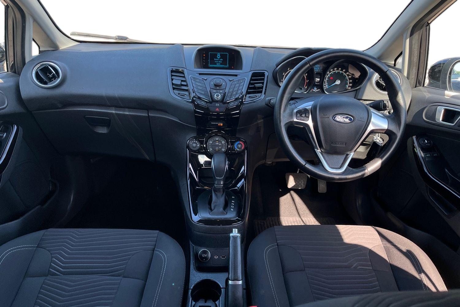 Ford Fiesta Photo 9