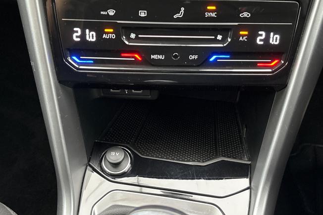 Volkswagen T-ROC Photo 31