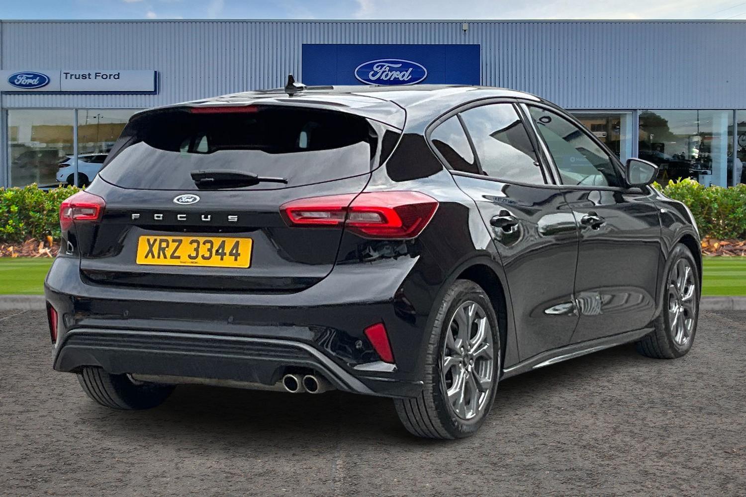 Ford Focus Photo 3