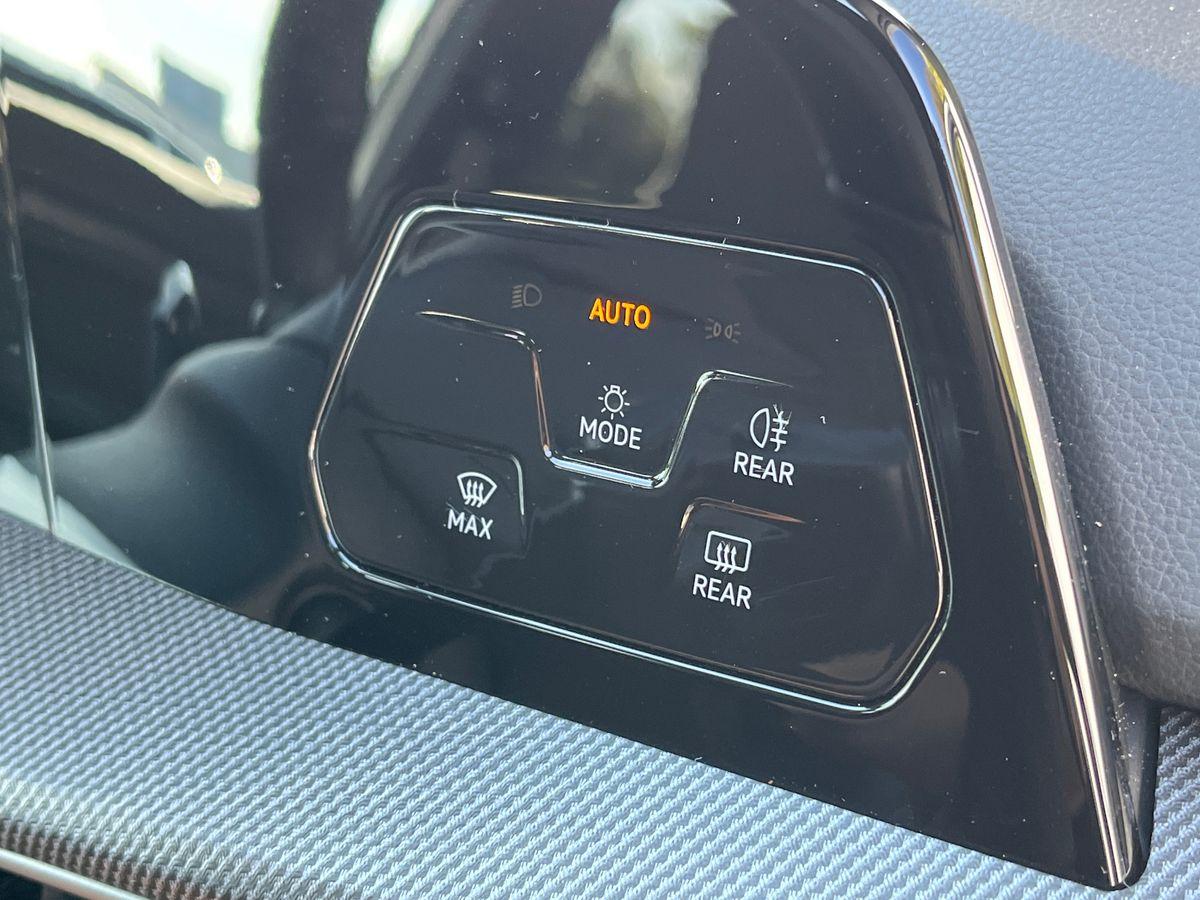 Volkswagen Golf Photo autoimg-021f48c24c3655d31dd74c921da0ae73d7a5cba5.jpg