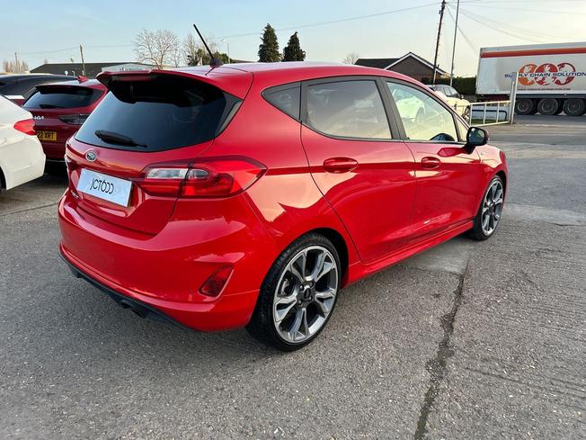 FORD Fiesta Photo 24