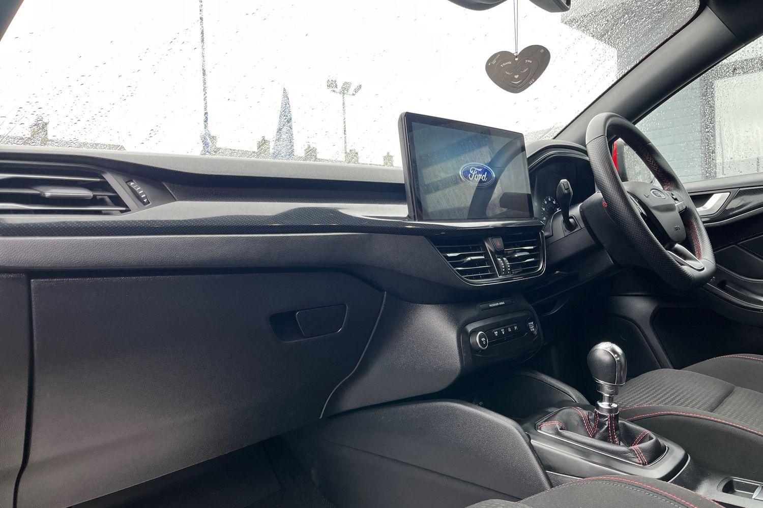 Ford FOCUS Photo 17
