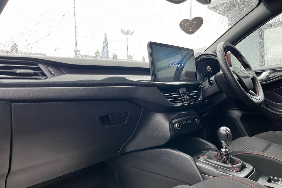 Ford FOCUS Photo autoimg-022210b50273ec91165bd808d4d843fc3d805896.jpg