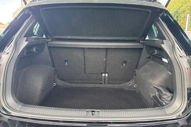 VOLKSWAGEN Tiguan Photo 12