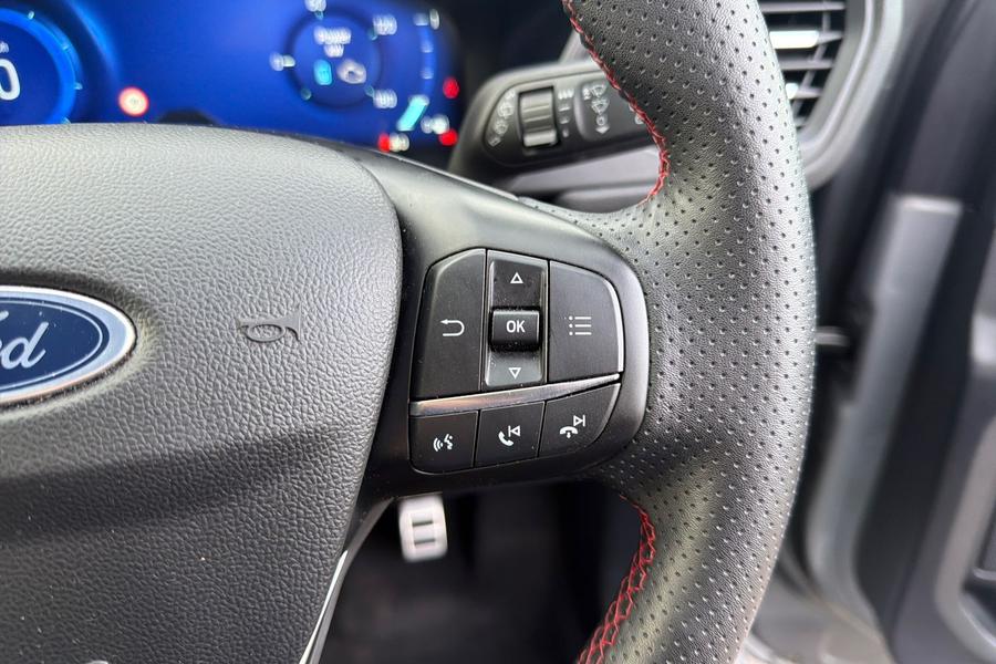 Ford Kuga Photo autoimg-0228178e9ff3a0d21a1e7341e649ffe174d1c858.jpg