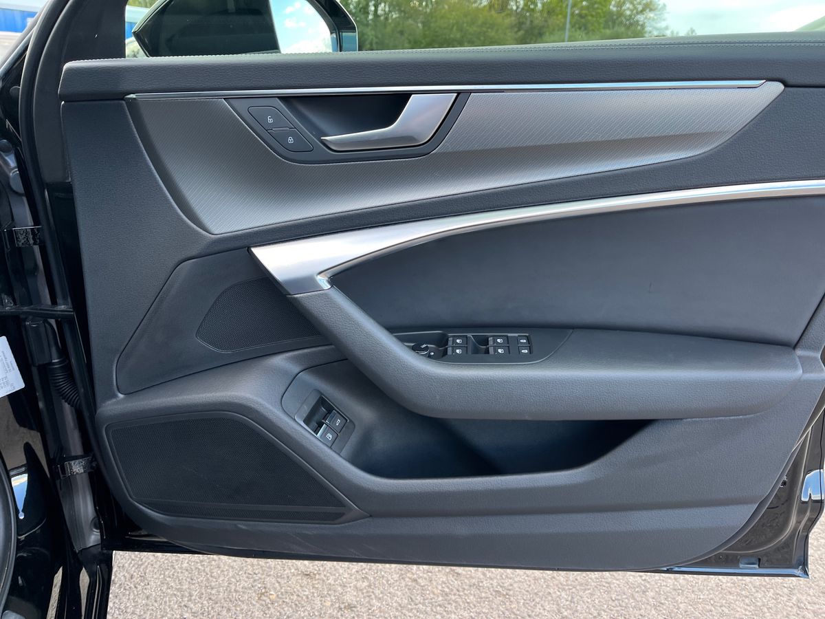 Audi A6 Saloon Photo 27