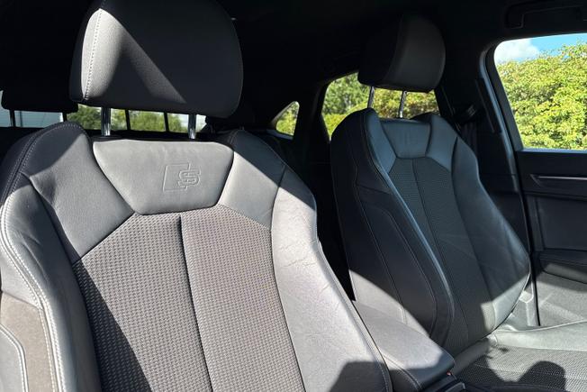 Audi Q3 Photo 32
