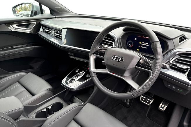 AUDI Q4 e-tron Photo 6