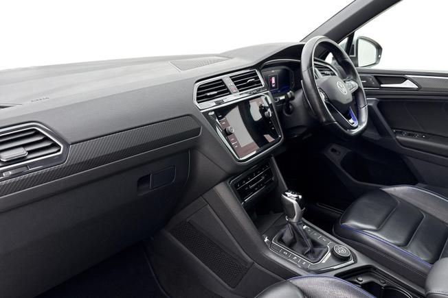 VOLKSWAGEN Tiguan Photo 2