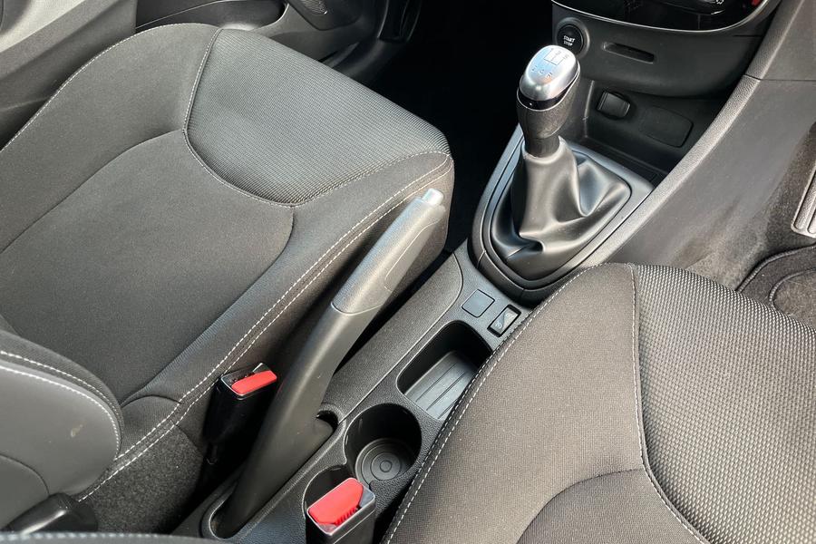 Renault CLIO Photo autoimg-022cdc404051b134e34bfca8d66b70043345298b.jpg