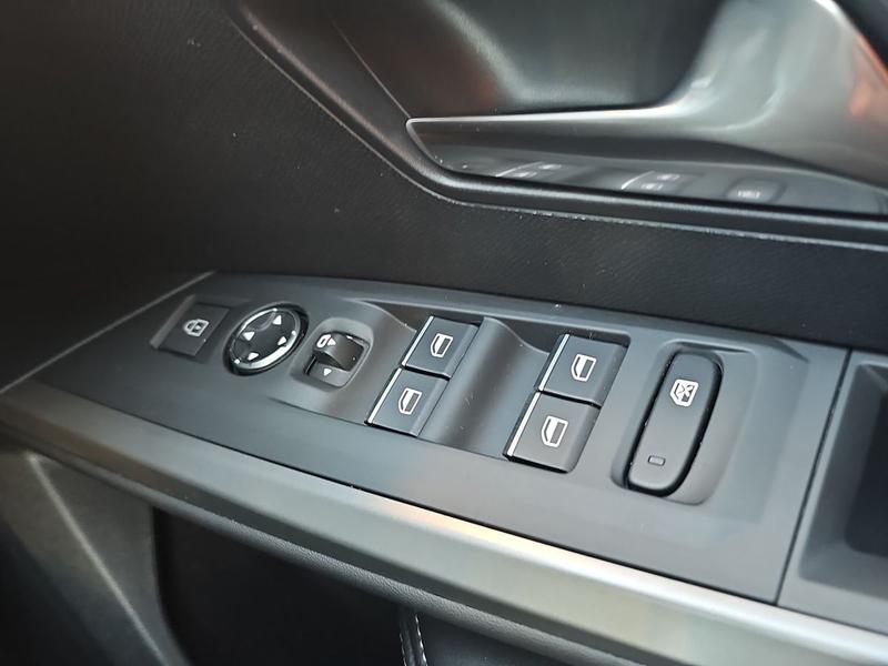 Used Peugeot 3008 KW74UYF 24