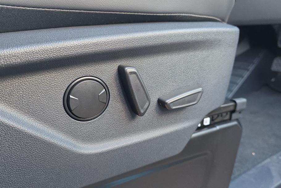 Used Ford E-TOURNEO CUSTOM WR75NLT 30