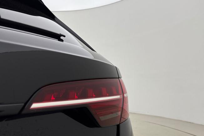 Audi RS4 Photo 18