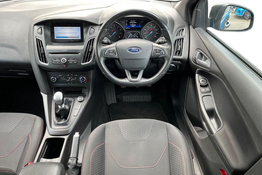 Ford FOCUS Photo autoimg-023969243ebf698f1d72dd526296d076b207165d.jpg